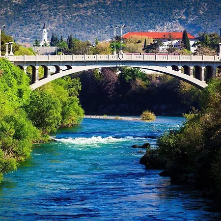 Queen Mostar
